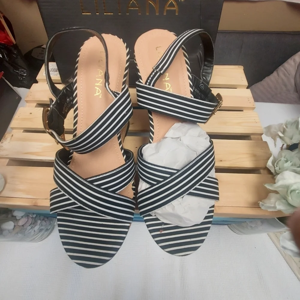 Liliana NWT Emilia 2 Black Size 10 Striped Wedge Sandal
